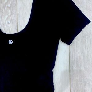 lululemon open back crop!